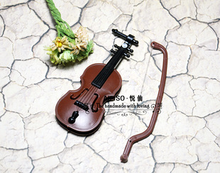 Doll Accessories Mini Toy Ornaments Photo Props Kerr Xiaobu with a Red Violin Price