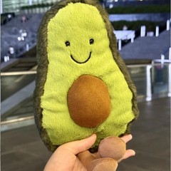 新商品の牛油果の大きいサイズの小さいサイズの果物の人形のかわいいぬいぐるみの個性の人形は人にプレゼントします。