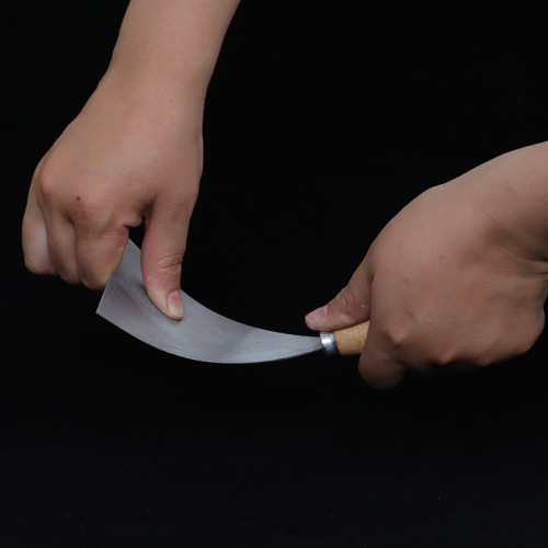 Manufacturer wholesale putty knife thickened triangle scraper scraper wall cleaning blade double clip mirror wooden handle putty knife