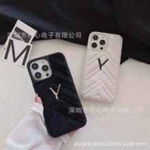 高级字母潮牌适用苹果15手机壳iPhone14promax毛绒秋冬13新款12女