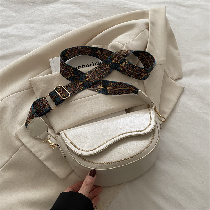 Borsa a tracolla da donna saddle bag vintage con texture_voghion.com