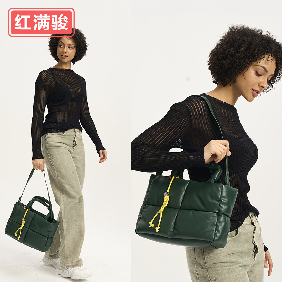 Bolso cuadrado de tela escocesa suave lleno de algodón acolchado bolso de mujer simple pequeño bolso de hombro a cuadros Otoño e Invierno