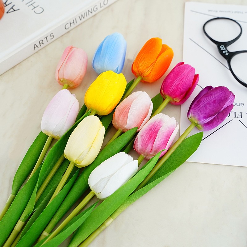 Short Stick Hand Feeling Moist Tulip Artificial Flower Home Dining Table Decorations Ornament New Tulip Fake Flower Wholesale
