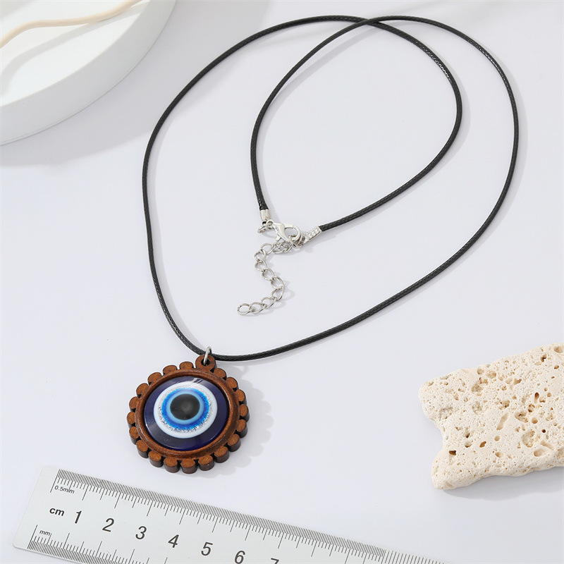 European Cross-border Sold Jewelry Retro Punk Wood Lace Devil's Eye Necklace Blue Eyes Pendant Clavicle Chain Female display picture 3