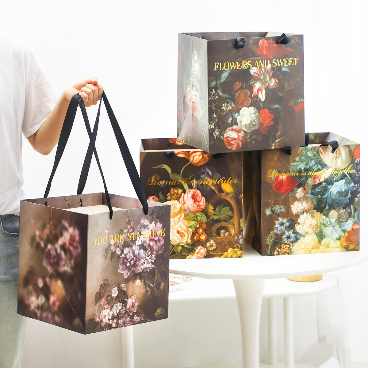 Estilo de pintura al óleo estampado bolsas de mano bolsas de paquete de flores retro suministros de materiales de flores al por mayor bolsas de caja de regalo cuadrada