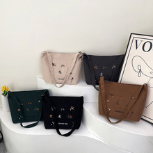 �羳���l�̽��μ�����e��о�q������б����r��Ů�W�����nͨ�ڰ�