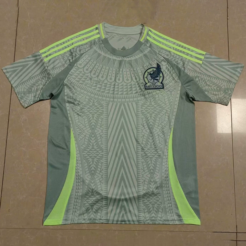 Футбольная форма Blue Cross Chivas Aston Villanovokusen Feyenoord Notts Forest свитер/майка?