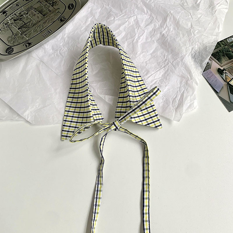 Estilo infantil a cuadros amarillos