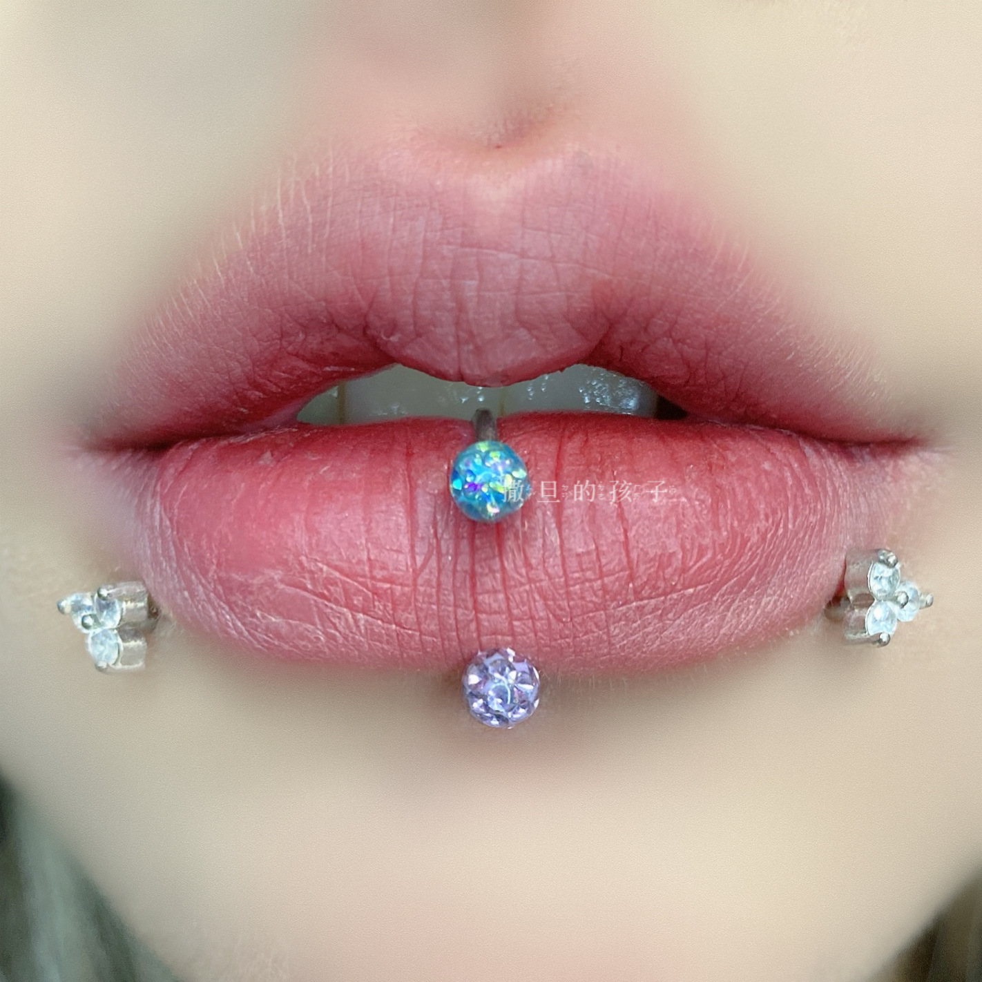 Silver pointed spike labret stud material detail