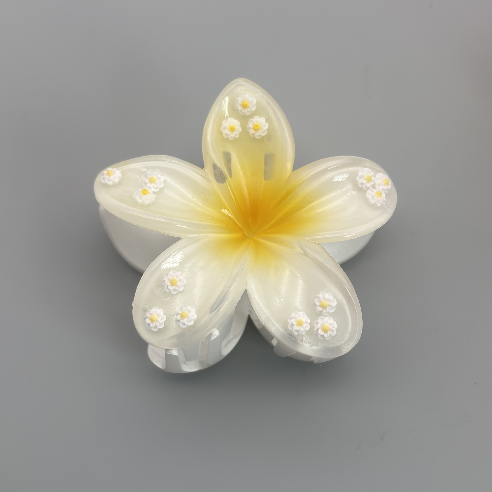 Pinza de pelo acrílica con flor de plumeria para mujer, accesorio de alta gama, pinza de tiburón, pinza de pelo cruzada para el verano.