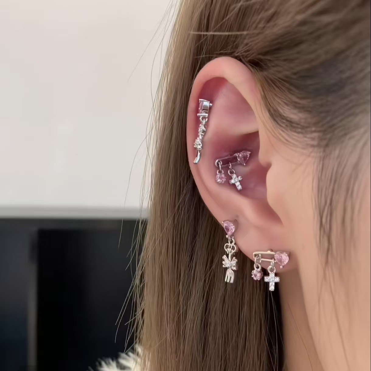 甜酷粉心叉勺耳钉钛钢平底耳骨钉小众设计感高级耳饰女精致饰品