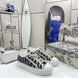 D�Ҵ̽�ƽ�׷���ЬŮ2025�¿���Ƥ�͹��ϻ��̽���ĸ���e�\�Ӱ�Ь