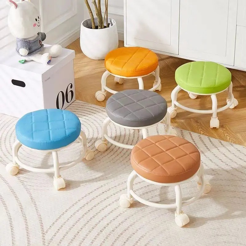 Small Stool with Wheels, Beautiful Seam Roller Skating Low Stool, Baby Toddler Swivel Chair, Mobile Small Stool, Universal Wheel Stool