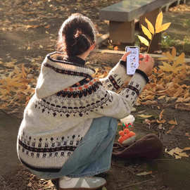 费尔岛复古连帽毛衣外套女秋冬慵懒风外穿软糯针织开衫设计感上衣