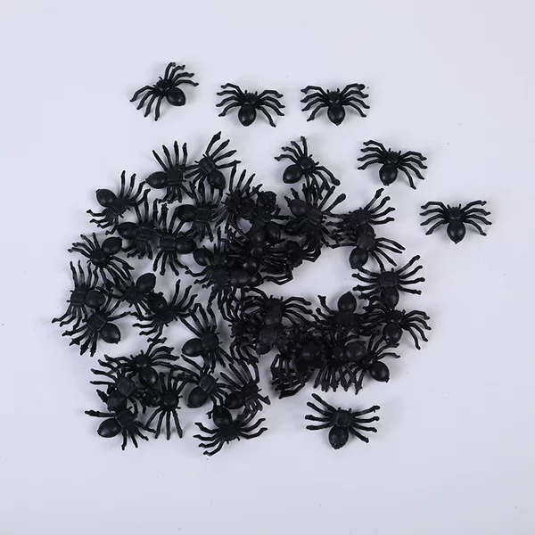 A Variety of Fake Spiders, Halloween Black Plastic Spider Webs, April Fool's Day Spoof Dolls, Simulated Big Spiders