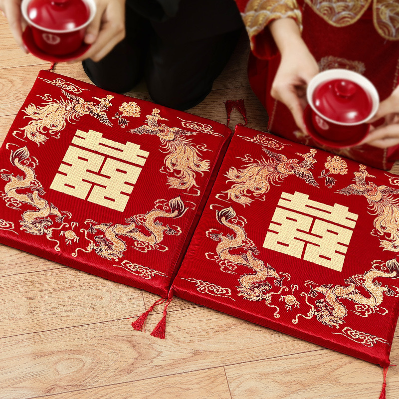 Wedding tea kneeling mat a pair of bridegroom and bride change thick mat kowtow hi mat red cushion wedding supplies