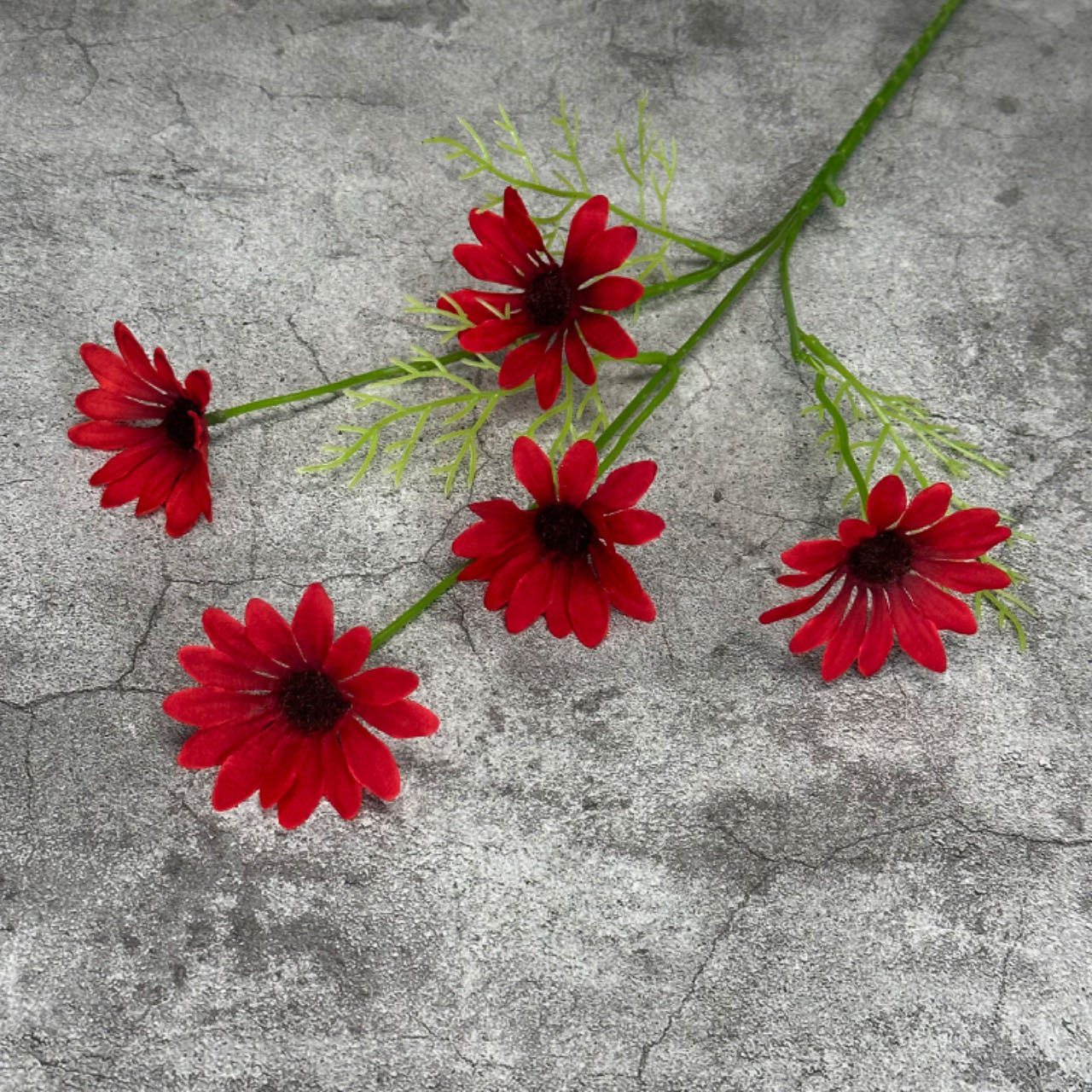 Crisantemo holandés artificial de 5 cabezas para decoración de bodas y hogar, accesorios para fotografía, flores artificiales pequeñas de margarita hechas a mano al por mayor.