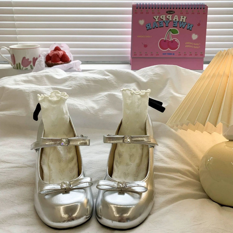 厚いハイヒールのリボンの小さな革靴女性のための 2025 夏の新しいレトロな日本の jk フレンチスタイルのスカート付きメリージェーンシューズ|undefined
