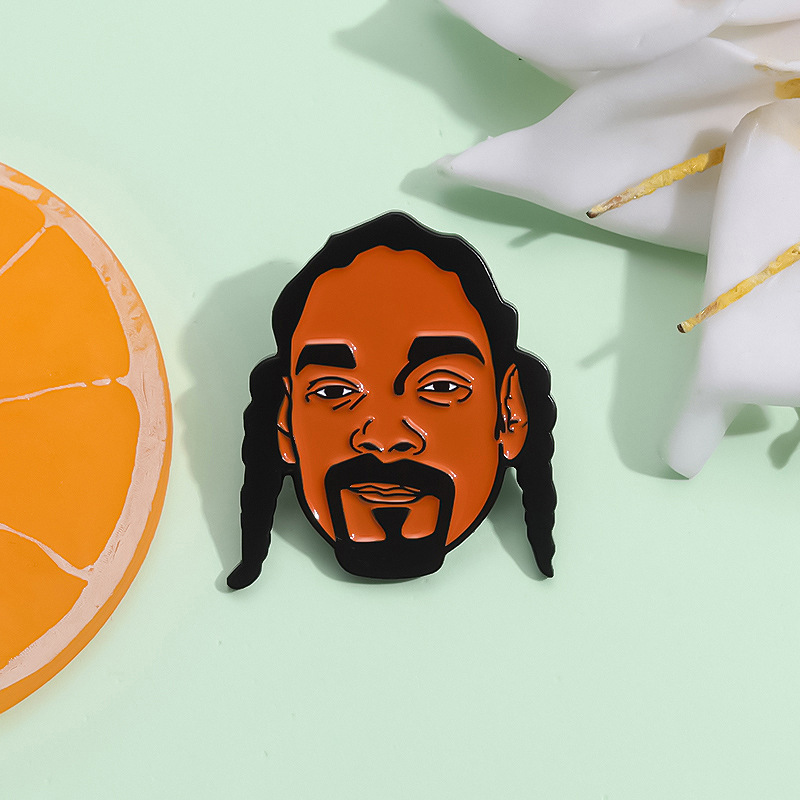 European and American rapper Snoop Doug style brooch cute cartoon character avatar badge cross-border accessories European and American rapper Snoop Doug style brooch cute cartoon character avatar badge cross-border accessories