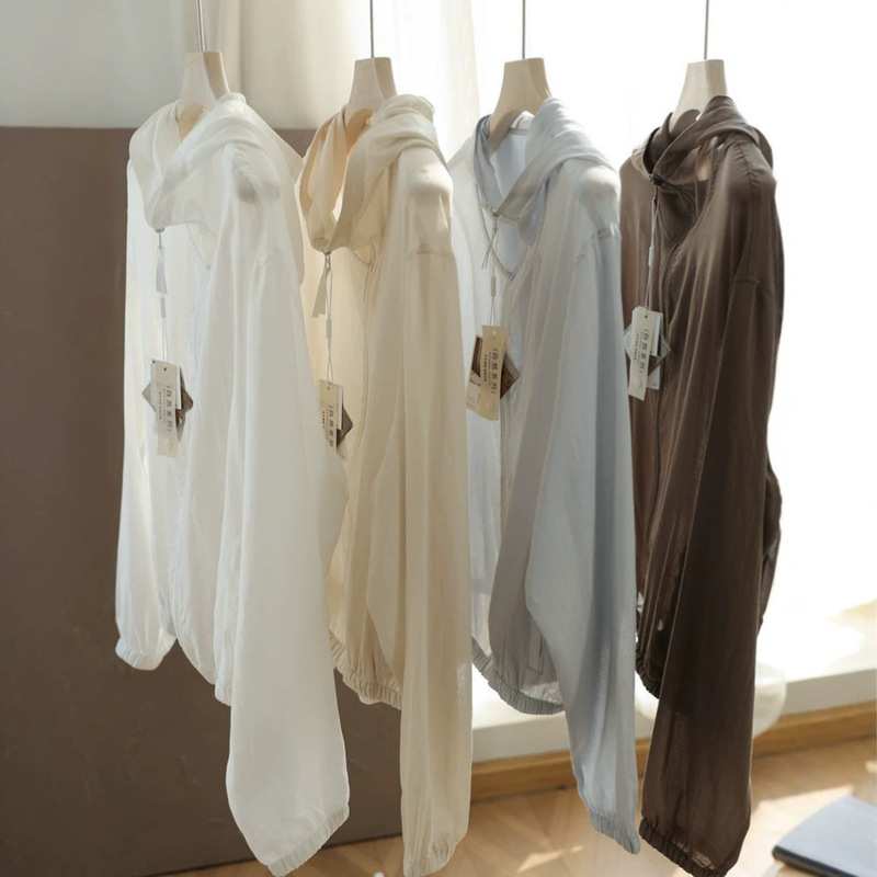 Lightweight and airy Tencel-linen-cotton hooded cardigan, thin sun-protective loose jacket, casual top for women in summer Lightweight and airy Tencel-linen-cotton hooded cardigan, thin sun-protective loose jacket, casual top for women in summer