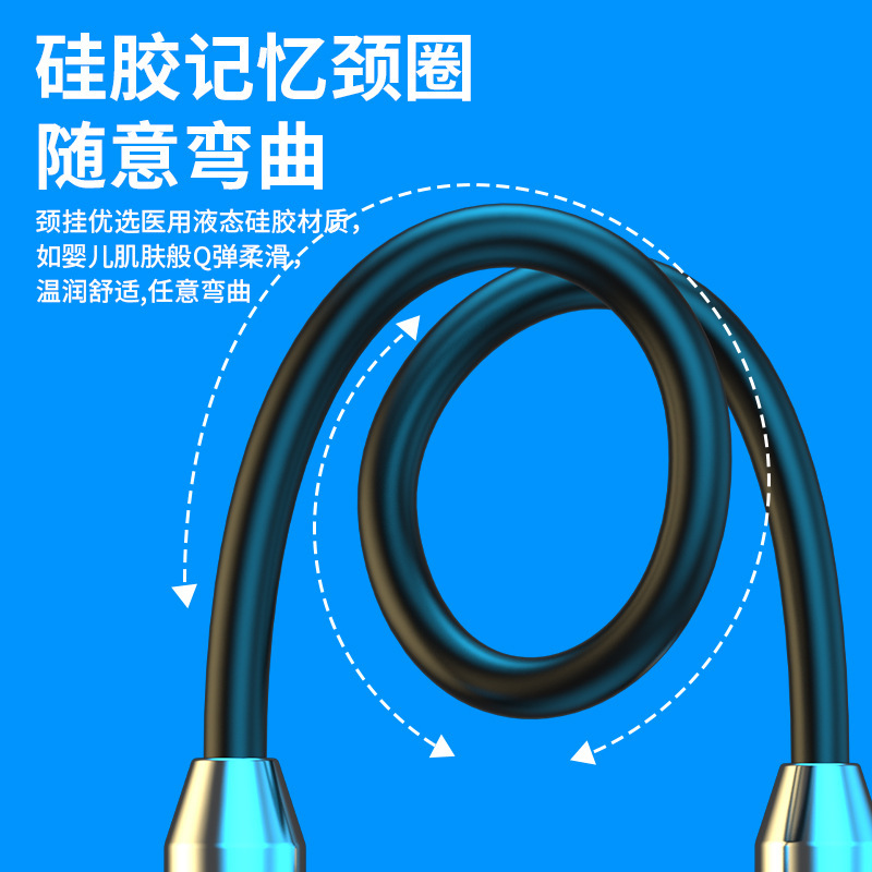 新型首を掛けてブルートゥースの無線のイヤホンの首を掛けます。|undefined