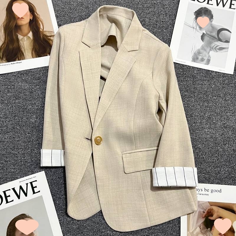 Apricot-colored striped sleeve detail, lightweight blazer for women, 2026 spring new collection, fashionable single-button design