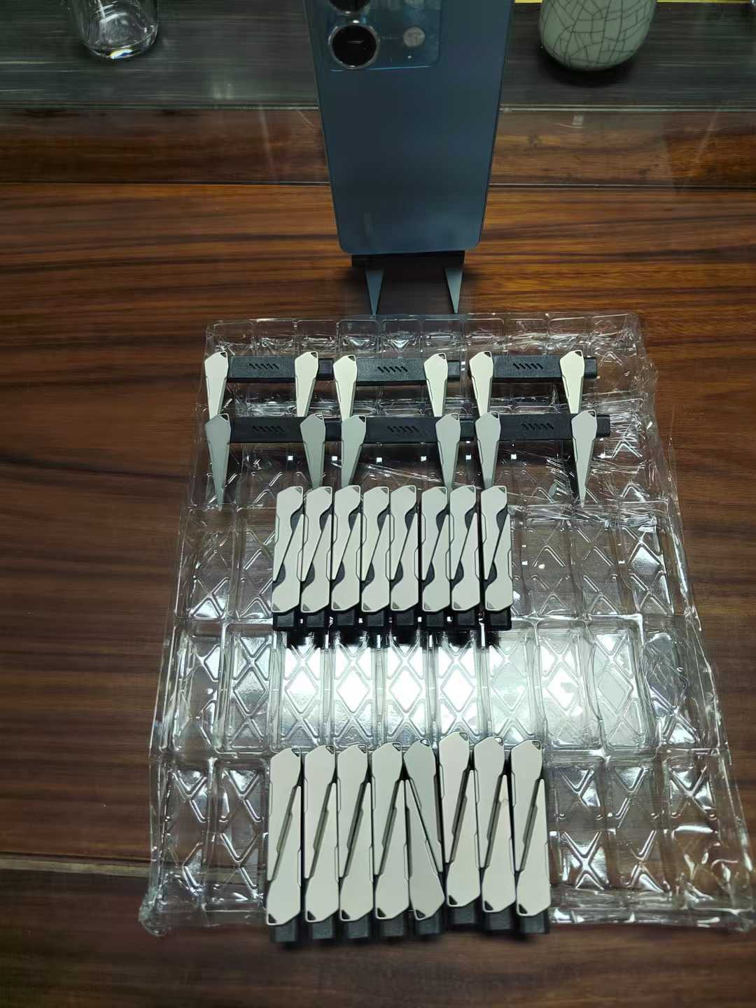 El nuevo adaptador portátil de carga rápida de 240W para soporte de teléfono móvil es adecuado para tabletas de Apple Huawei