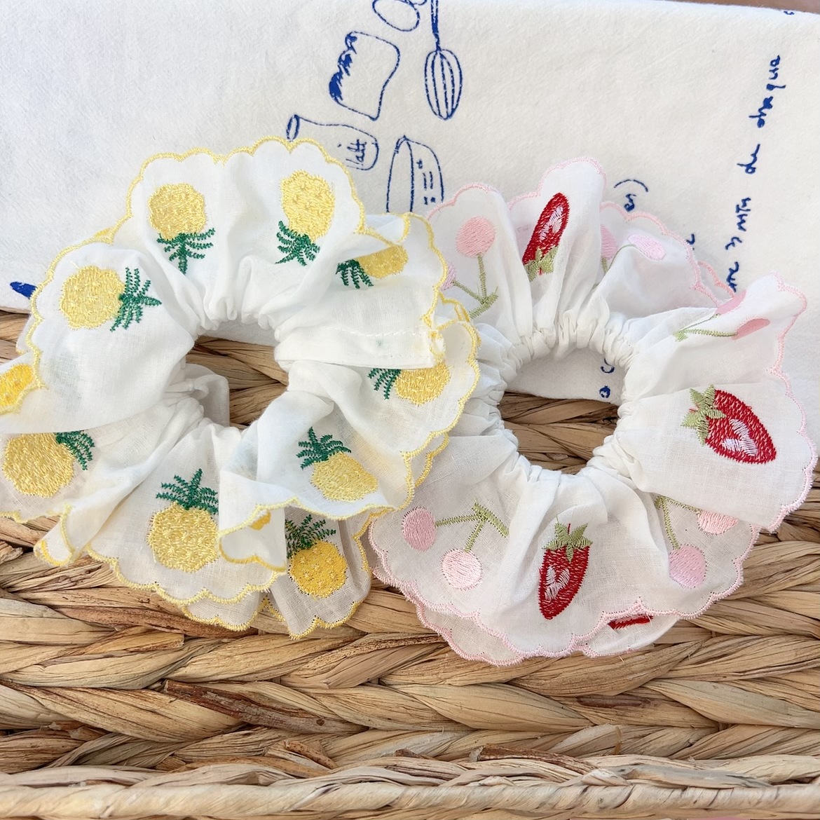 夏季新款小眾草莓菠蘿櫻桃刺繡蕾絲大腸發圈甜美可愛扎馬尾髮飾女