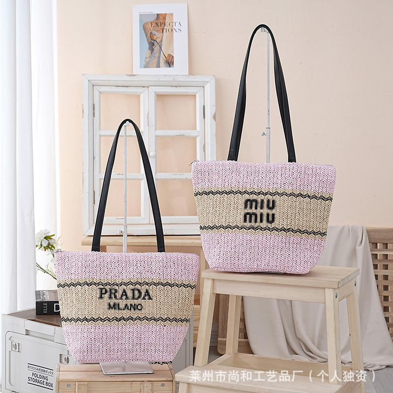 Woven straw bag, large capacity, simple design, women's shoulder bag, fashionable and versatile tote bag, perfect for vacations Woven straw bag, large capacity, simple design, women's shoulder bag, fashionable and versatile tote bag, perfect for vacations