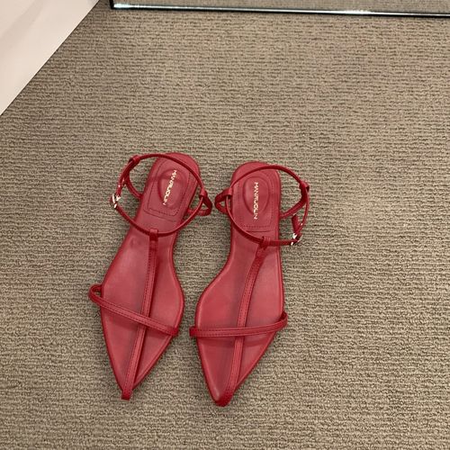 Unique French flat sandals with thin straps and red soles for women, 2025 new summer style, fairy-like pair with skirts, Roman shoes