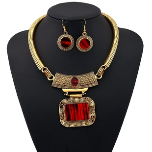 European and American Court Retro Geometric Pattern Short Collar Necklace Clothing Accessories Neck Chain All-match Alloy Jewelry Women
