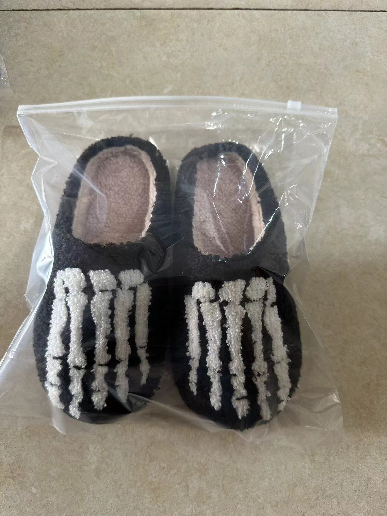 New Halloween Ghost Hand Cartoon Warm Winter for Men and Women Couples Home Indoor Cotton Slippers_voghion.com