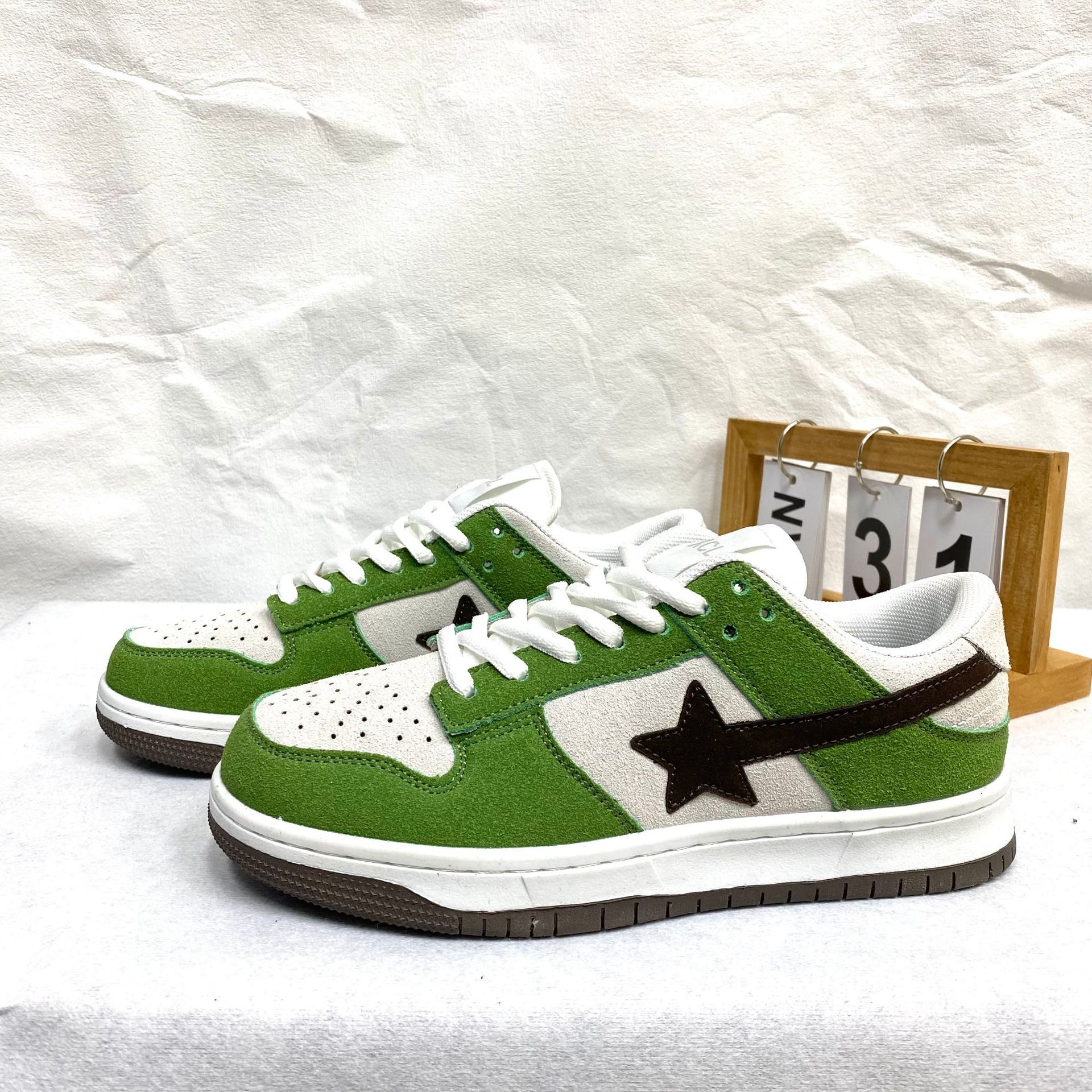 Glamorous and Niche Couple's Men's Shoes, Instagram-Famous, Versatile Sporty Slip-Ons, 2023 Spring New White Sneakers, Trendy