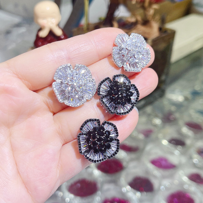 Copper Material 1 Pair Sweet Simple Style Flower Plating Inlay Copper Zircon Drop Earrings