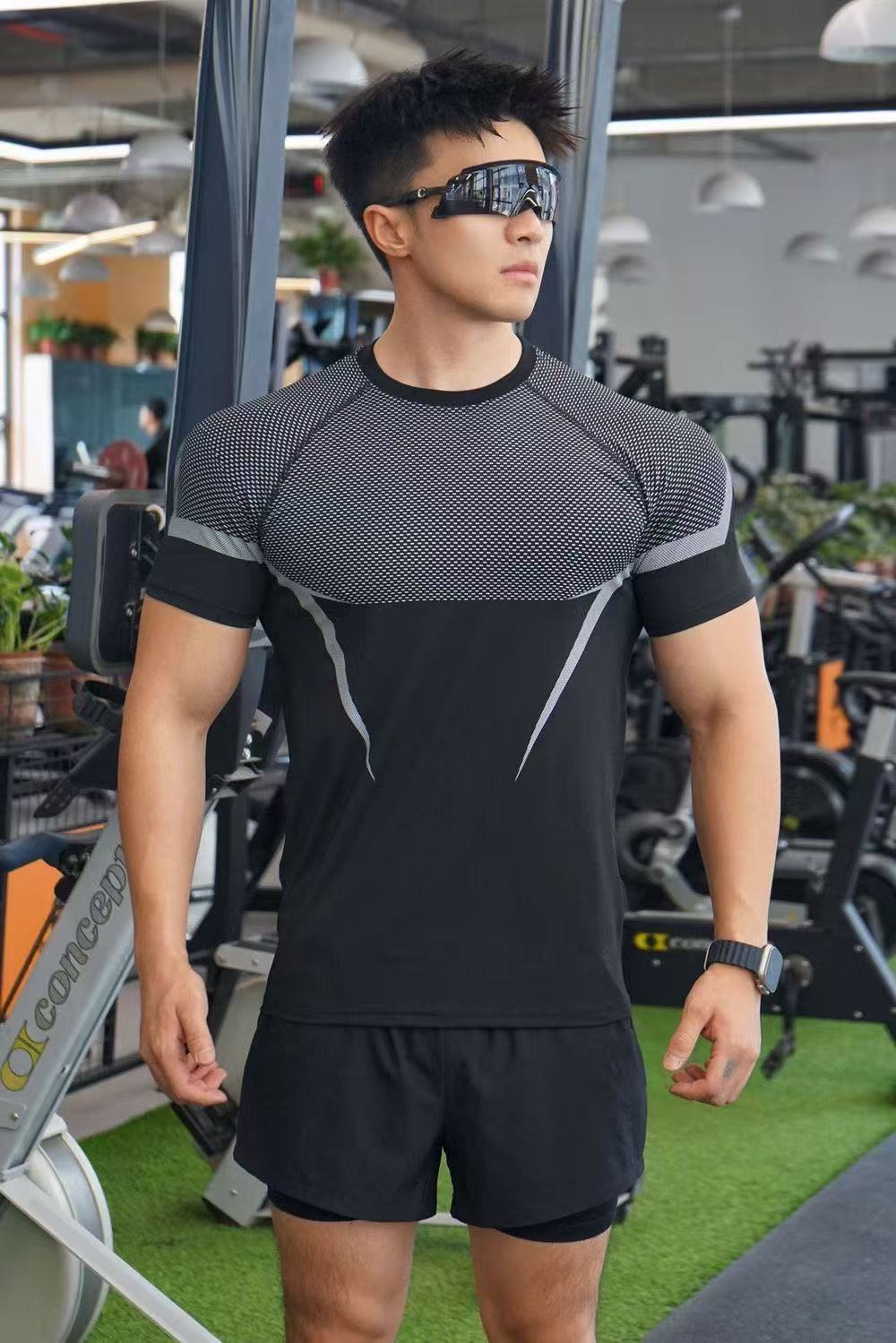 Men's Fitness T-shirt Seamless Quick Drying Breathable Oversized_voghion.com