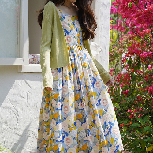 Small fresh floral suspender skirt summer retro sweet and gentle style vacation beach skirt small long dress