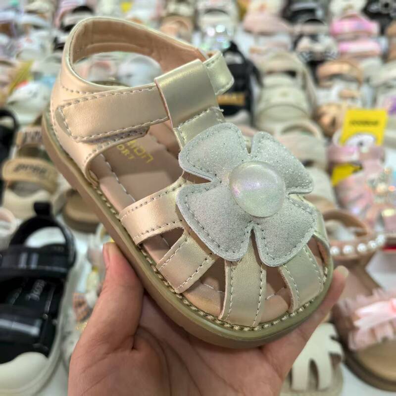 女童凉鞋夏季款儿童公主银色鞋包头幼儿软底立体灵动蝴蝶沙滩鞋|undefined