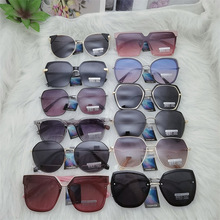 �r��Ůʿ���Rƫ��̫��Rī�RŮ�������Rƫ���pɫ̫��Rī�R��}