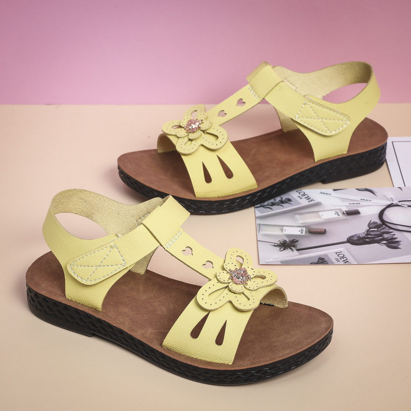 Dép sandal trẻ em đế mềm chống trơn trượt, thoáng khí đi biển và dạo phố — Màu cam, Màu vàng
