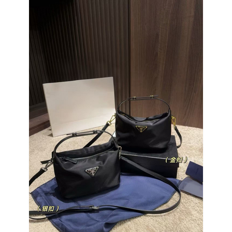 P brand's 2026 new nylon lunch bag, vintage-style tote bag, high-quality dumpling-shaped bag, fashionable commuter shoulder bag and crossbody bag P brand's 2026 new nylon lunch bag, vintage-style tote bag, high-quality dumpling-shaped bag, fashionable commuter shoulder bag and crossbody bag