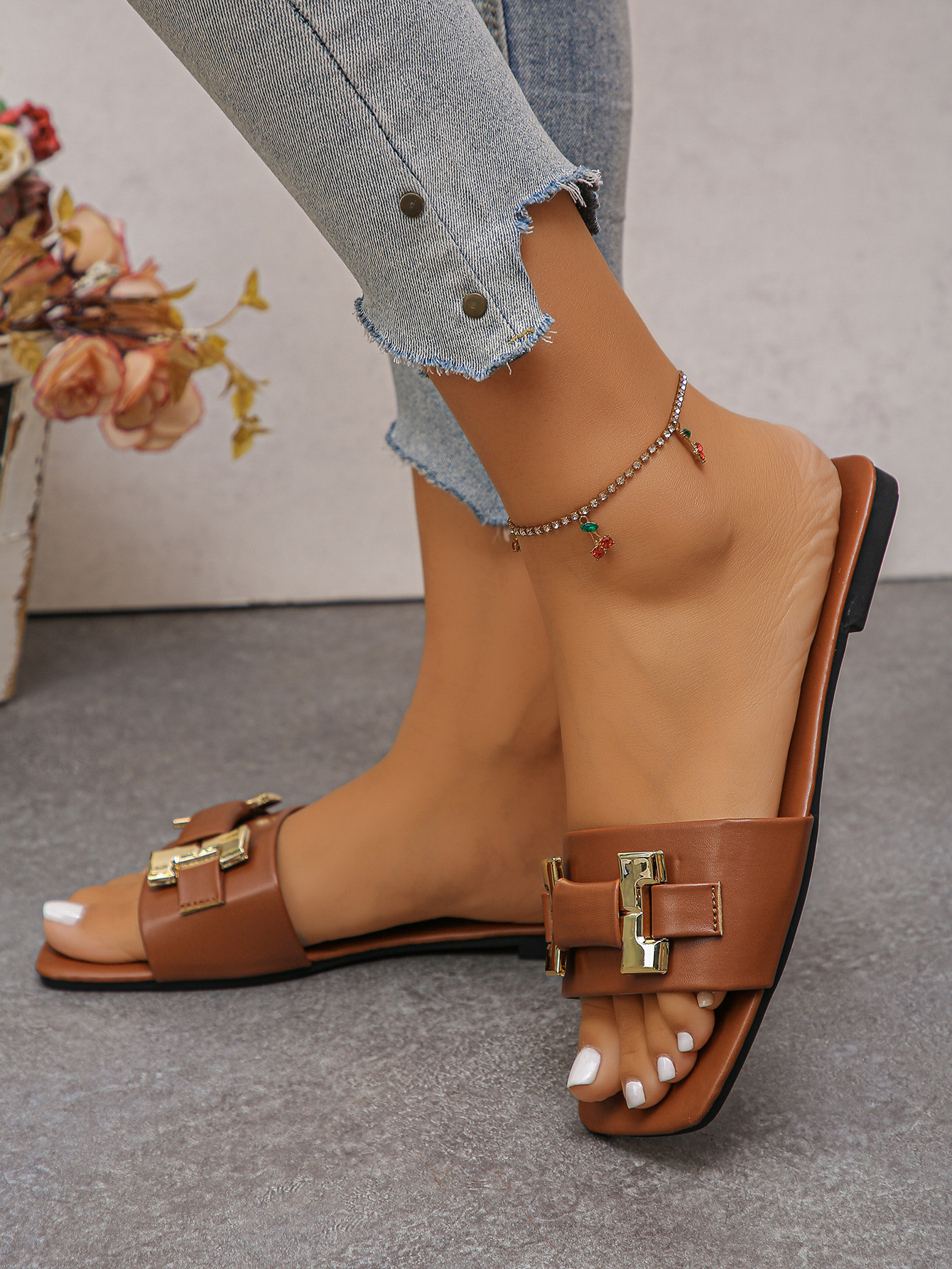 Women's Summer Slides With Square Toe And H-buckle Detail_voghion.com
