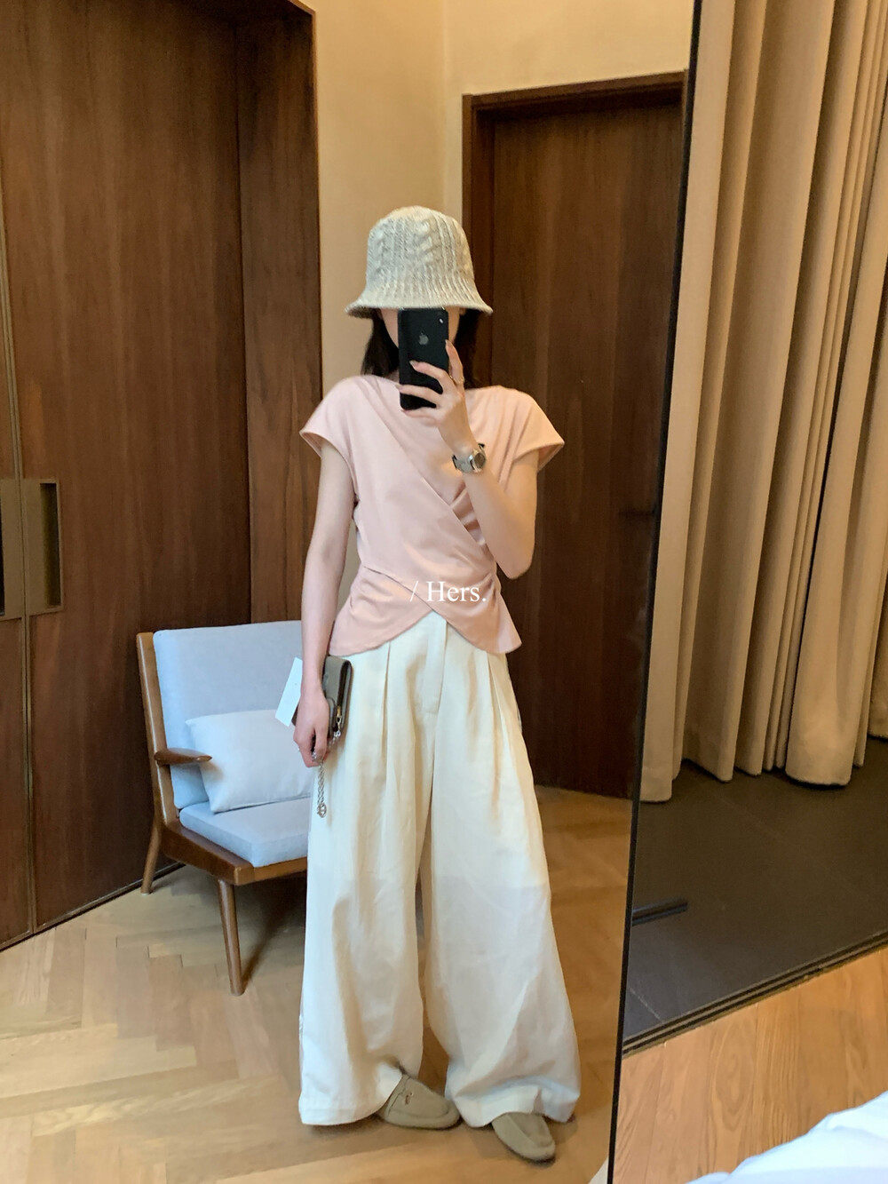 Áo thun nữ tay ngắn cổ tròn phong cách Hàn Quốc, thiết kế lưng xẻ khoét lệch — màu đen, Xám khói, trắng ngà, màu hồng chi tiết 14