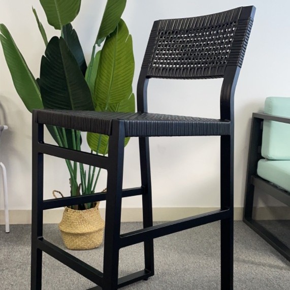 P 스타일 바 의자