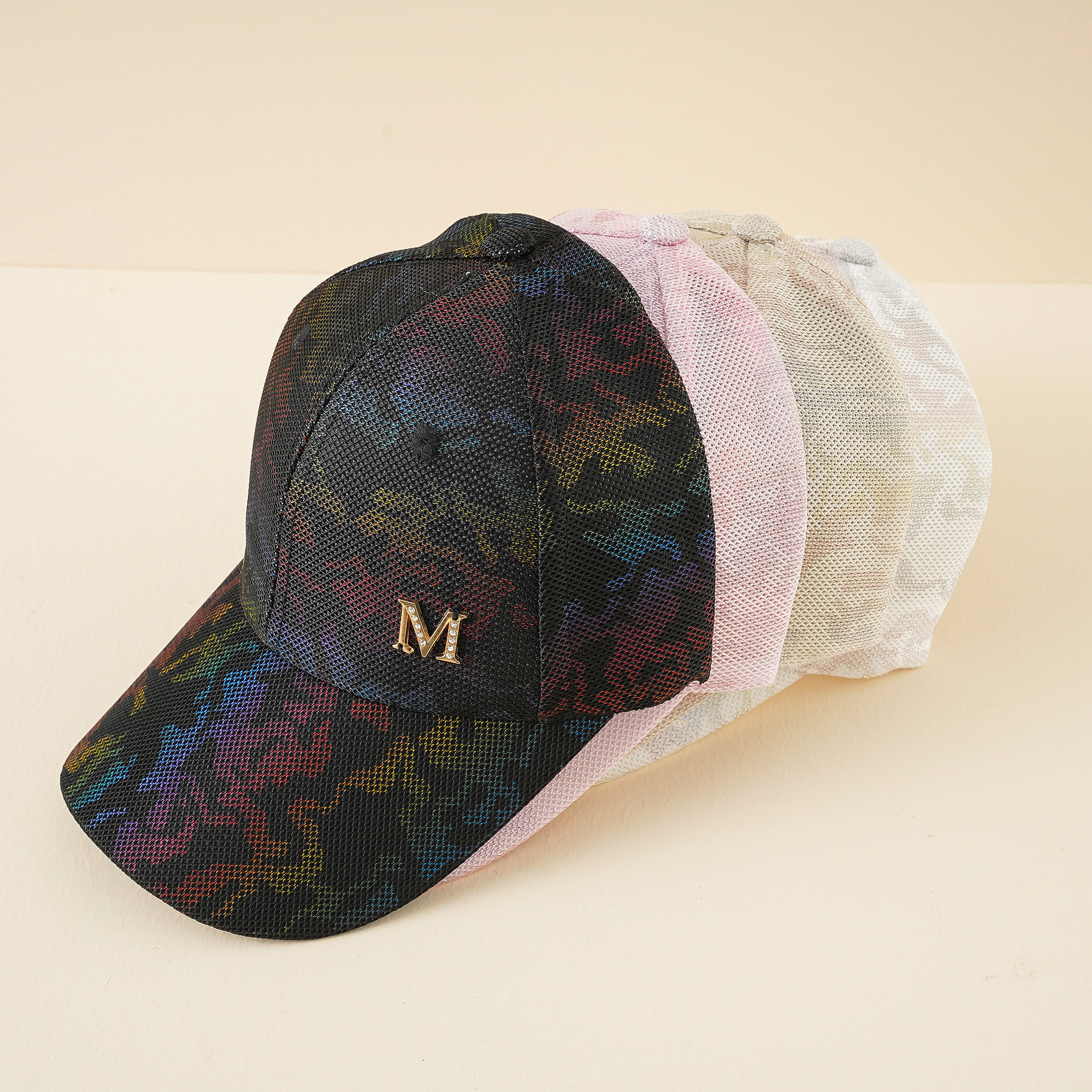 Gorra de béisbol de verano La costura de malla fina de moda retro de las mujeres a prueba de sol alcanzó la gorra con letras