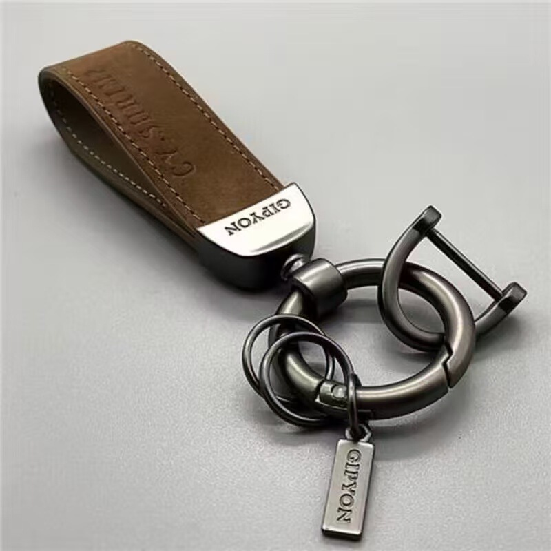 Genuine leather keychain for men, car keychain pendant, high-end luxury metal keychain, couple's accessory