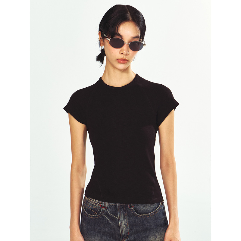 【Time-Perceving Black Label】New product with optimized segmented design, slim fit, high elasticity, short-sleeved round-neck T-shirt for women V63591 【Time-Perceving Black Label】New product with optimized segmented design, slim fit, high elasticity, short-sleeved round-neck T-shirt for women V63591