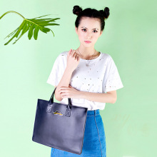 哐花村手提文件包-大胡子/wonderland/麦安内