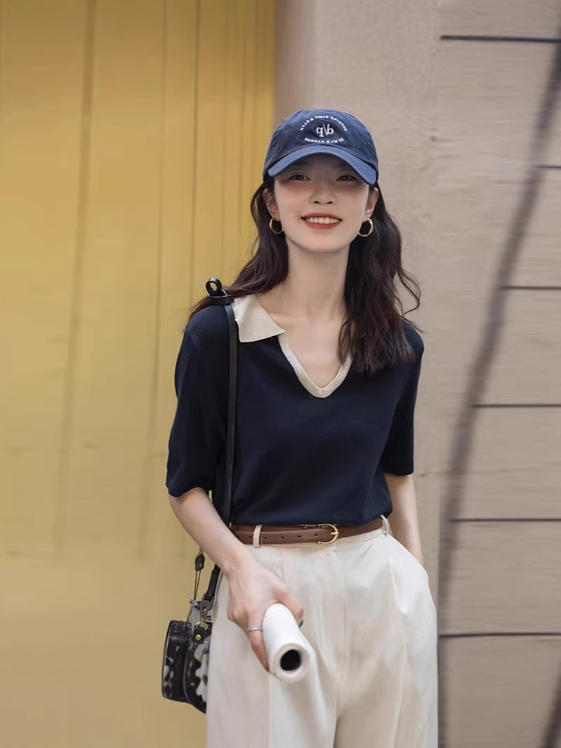 Áo thun nữ cổ V phối màu tay ngắn chất liệu lụa băng dệt kim cao cấp kiểu polo cổ thẳng vai — màu đen