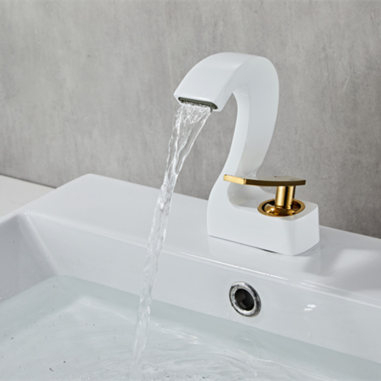 Grifo de lavabo de cisne de platino