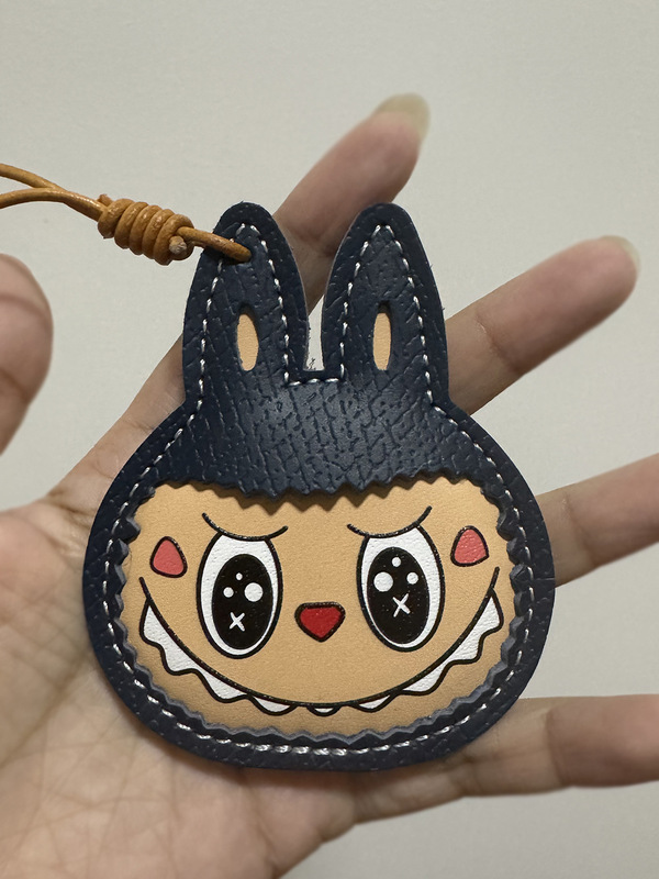 手作りのクリエイティブな本革製品、龍翔の革模様の布ペンダント、ギフト漫画のペンダント、かわいい装飾、カスタマイズ可能|undefined